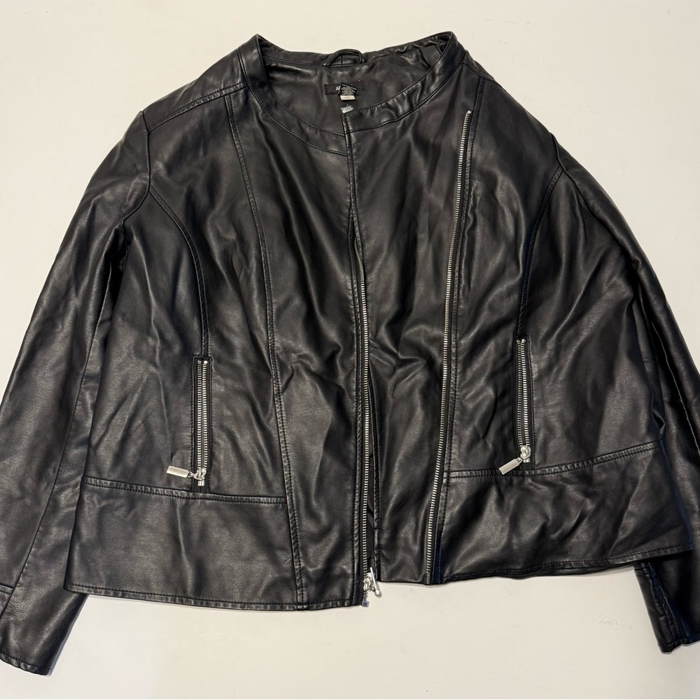 Black  Faux Soft Leather Women's Jacket size XL 
Non leather lining